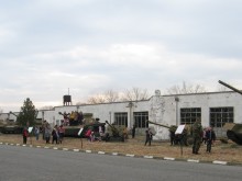 Експозиция от танкове представя Центърът за подготовка на специалисти