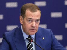 Медведев с присъда за Украйна: Тя никому не е нужна