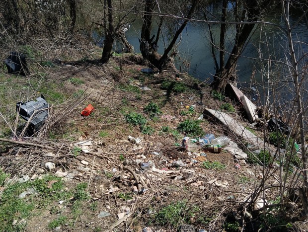 Почистиха отпадъците от нерегламентирани сметища в Габрово
