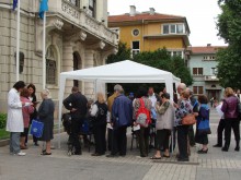 Десетки желаещи да измерят безплатно кръвното си още от сутринта