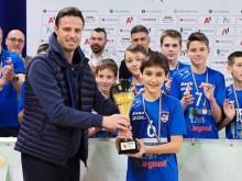Теодор Салпаров награди волейболните звезди на бъдещето