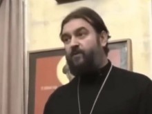 Руски свещеник: Жените са създадени да готвят каша и да окачват пердета, а не да управляват