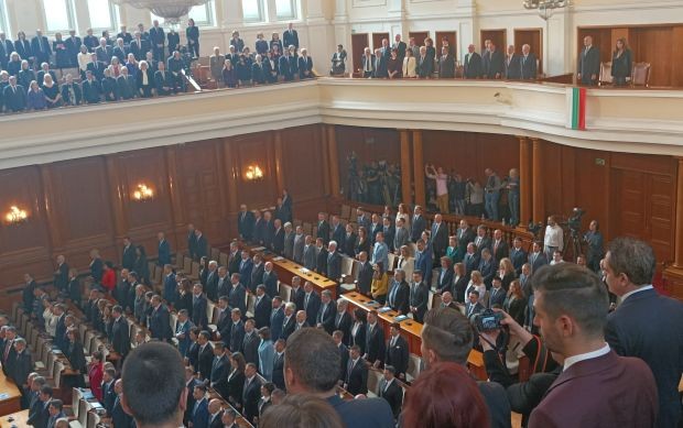 49-ото НС: Ново начало по стар начин