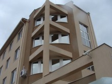 Пийнал скандалджия направи дупка с ритник на стената в 5 РУП