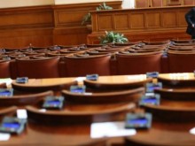 Ще излязат ли във великденска ваканция народните избраници?