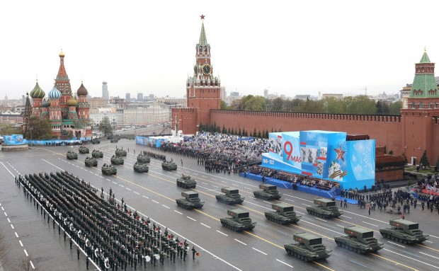 Русия може да пусне бойци от фронтовете в Украйна на парада на 9 май