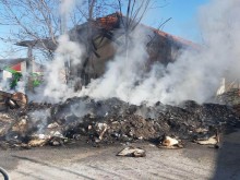 Пожарът в Пловдив е засегнал част от склад