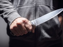 Намушкаха многократно с нож млад мъж във Варна