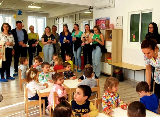 Делегация от побратимения на Варна град Дордрехт Нидерландия включваща преподаватели