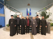 Митрополит Киприан: Огромна благодарност към патриарх Неофит за доверието да донеса Благодатния огън