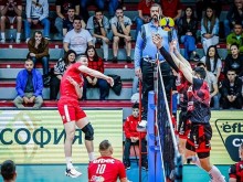 Нефтохимик намали изоставането от ЦСКА в полуфиналната серия във волейбола