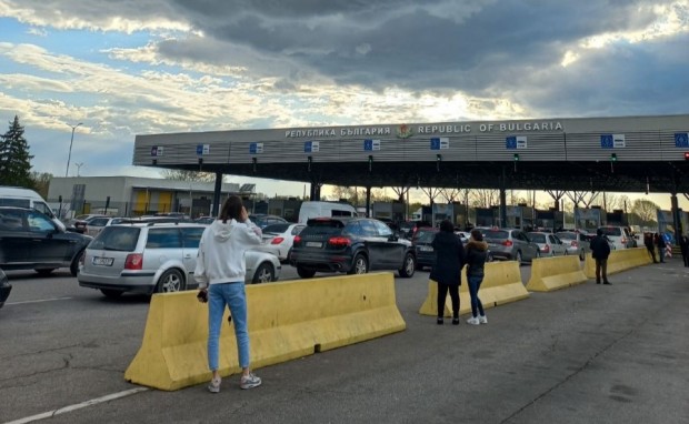 Заради празниците, трафикът по границите с Турция, Румъния и Гърция е