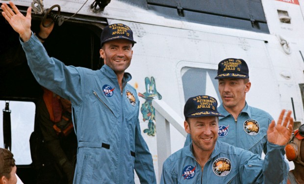 На 17 април 1970 година Аполо 13 се завръща на