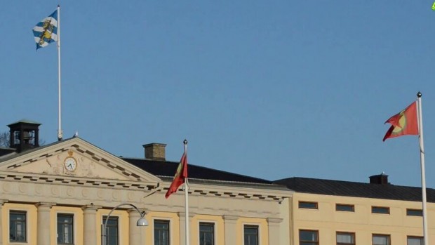 Издигнаха знамена на ПКК пред няколко държавни учреждения в Гьотеборг