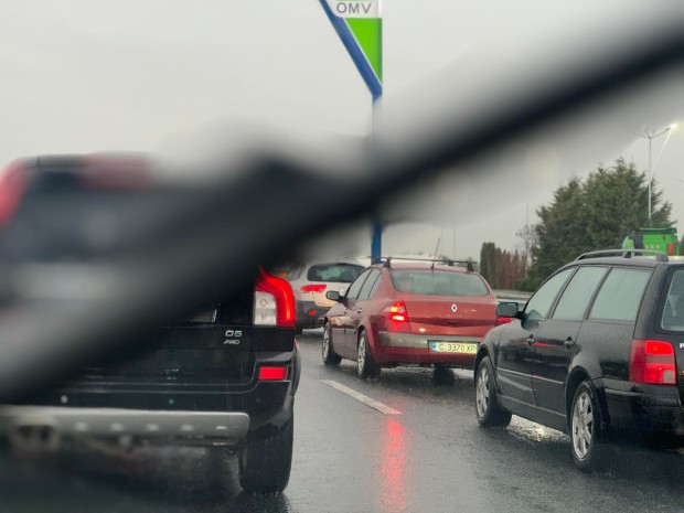 Задръстване на магистрала "Тракия" изнервя шофьорите