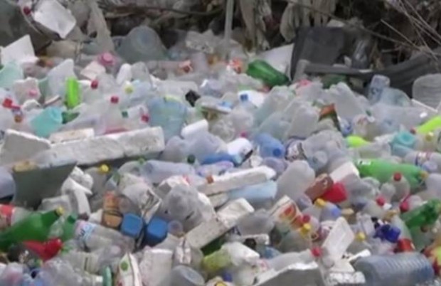 Екологичен проблем край Кюстендил: Плаващо сметище в р. Банщица