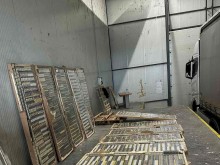 Митничари откриха близо 200 000 къса контрабандни цигари в товарен автомобил