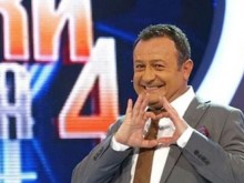 Димитър Рачков се намъкна при спящ участник в "Капките"