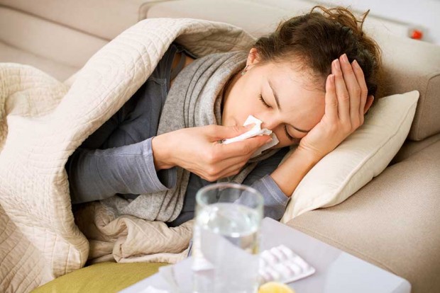 Болки в гърлото кашлица хрема висока температура и отпадналост Сигурно