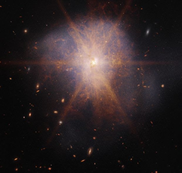 Телескопът Webb засне грандиозно галактическо сливане