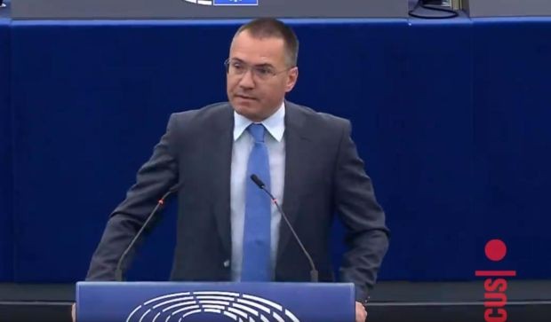 Български евродепутат с остра реакция в Европарламента по темата за "зелената" енергия
