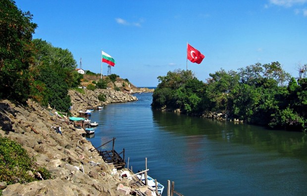 Турция ще построи пешеходен мост над река Резовска Министърът на