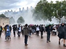 Полицията разпръсна със сълзотворен газ протестиращи срещу Макрон