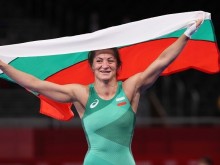 Евелина Николова е на полуфинал на Европейското по борба