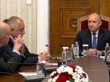 Радев към ГЕРБ: Обществото очаква да съставите правителство възможно най-скоро