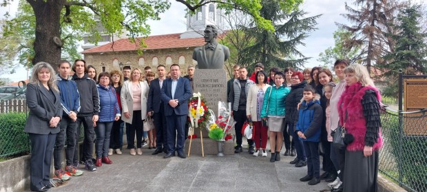 160 години от рождението на патрона си отбеляза СУ "Цветан Радославов" в Свищов