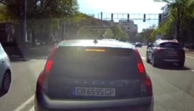 TD Интересно видео от главно кръстовище в Пловдив така читател