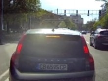 Малоумен или психо? Шофьор сътвори безумието на годината