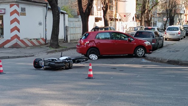 </TD
>За неприятен инцидент с моторист, научи Plovdiv24.bg. Инцидентът е станал на
