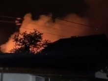 Пожар вилнее край язовира в Куклен