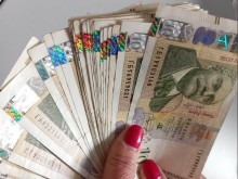 Предложение: Минималната заплата да стане 850-890 лева още през юли
