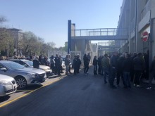 Опашка за билети пред стадион "Христо Ботев"