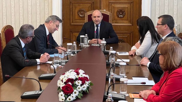 ДПС към Радев: България спешно да си напише домашното и да се възползва от средствата на ЕС