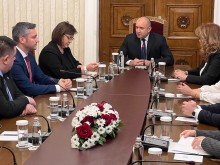 Радев към БСП: Как виждате решенията?