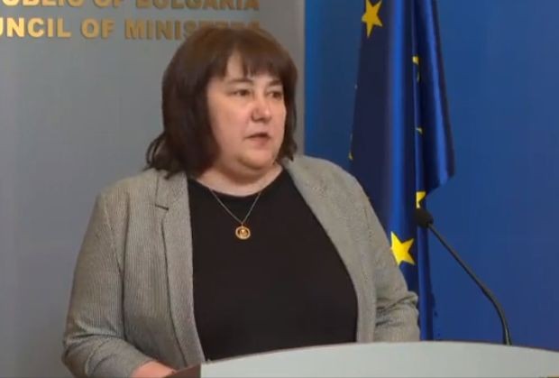 Министър Велкова: Ще бъде изтеглен нов дълг в размер на 13,7 млрд. лв.