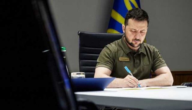Зеленски наложи санкции на 40 лица, от партии и олигарси до научноизледователски организации