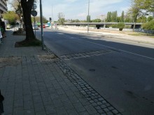 Отново абсурд в Пловдив: Разрязаха здравия асфалт на Водната палата