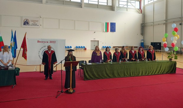 311 абсолвенти получиха дипломите си от Биологическия факултет на ПУ "Паисий Хилендарски"