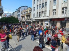 Общобългарски поход за мир и неутралитет изкара стотици на Главната в Пловдив
