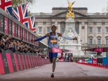 Кениец спечели Лондонския маратон, европейка триумфира при дамите