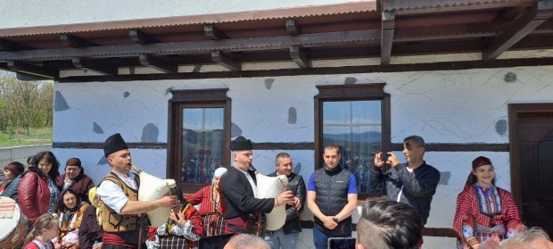 Във вилно селище “Север до Момчилград откриха фолклорна къща “Гърнатскине