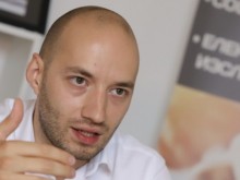 Шампанско в централата на ПП-ДБ при кабинет ГЕРБ-БСП-ДПС, смята социолог