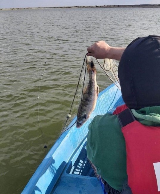 200 метра риболовни мрежи са иззети при проверка в Дуранкулашкото езеро