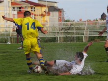 Марица падна от Равда с 0:3, изпусна първото място
