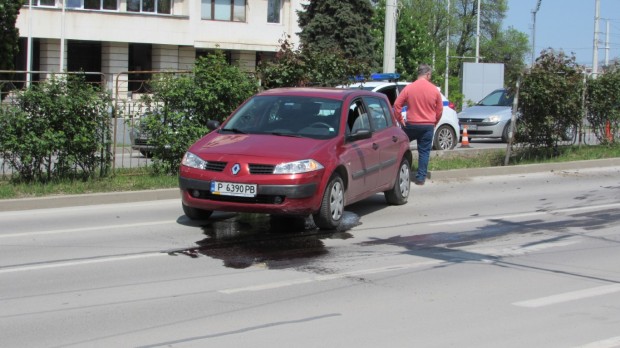 TD Лек автомобил катастрофира пред полицията в Русе Колата е излизала