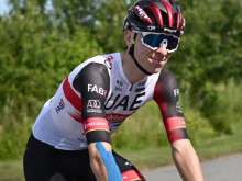Двукратен шампион в "Тур дьо Франс" ще почива принудително поне месец и половина